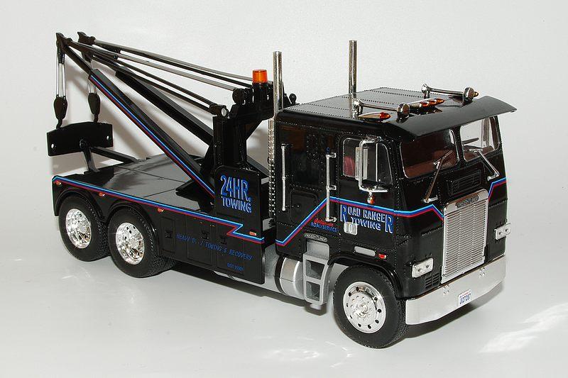 04 freightliner fla 1987 road ranger towing 10