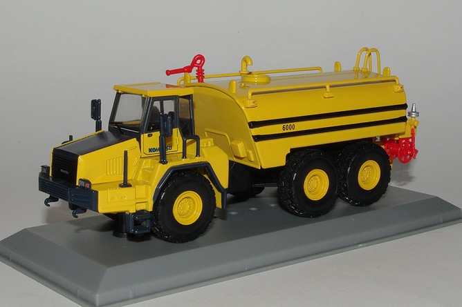 19 komatsu hm400 1 camion citerne articule