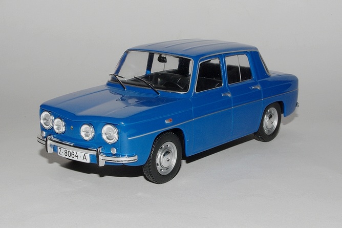 2 renault 8 ts