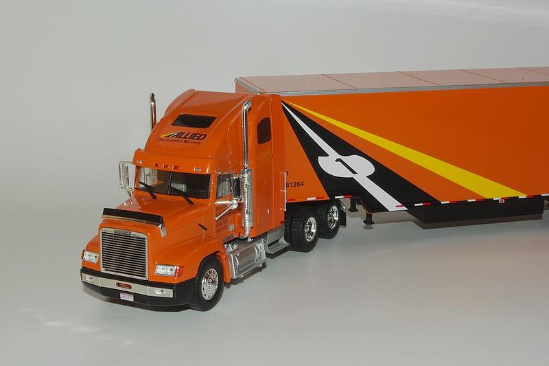 24 freightliner fld112 allied van lines 1