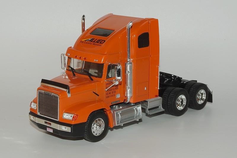 24 freightliner fld112 allied van lines 4