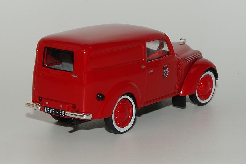 47 juvaquatre fourgonnette spvf 2