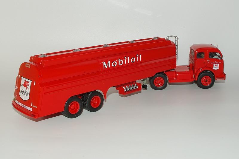 47 white 3000 1951 mobiloil 3