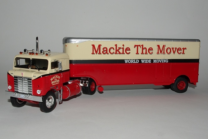 Cadeaux kenworth bullnose mackie the mover