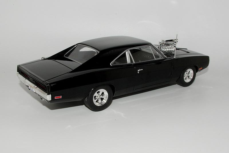 Dodge charger r t 1970 1 24 3