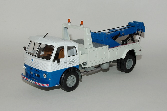 Pegaso cabezon 1060 grue