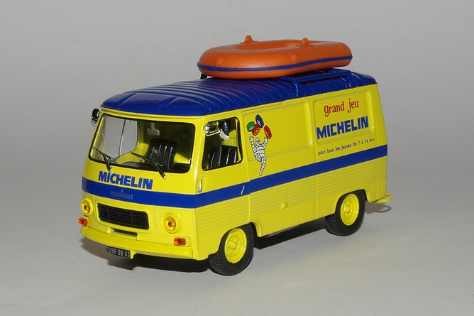 Peugeot j7 jeu de plage