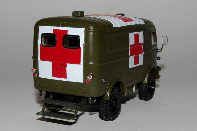 R2087 ambulance arr