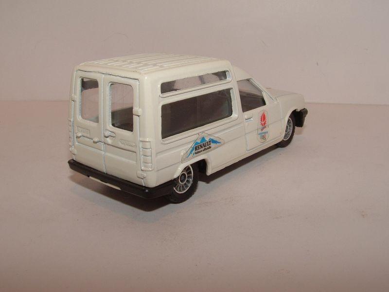 Renault 123