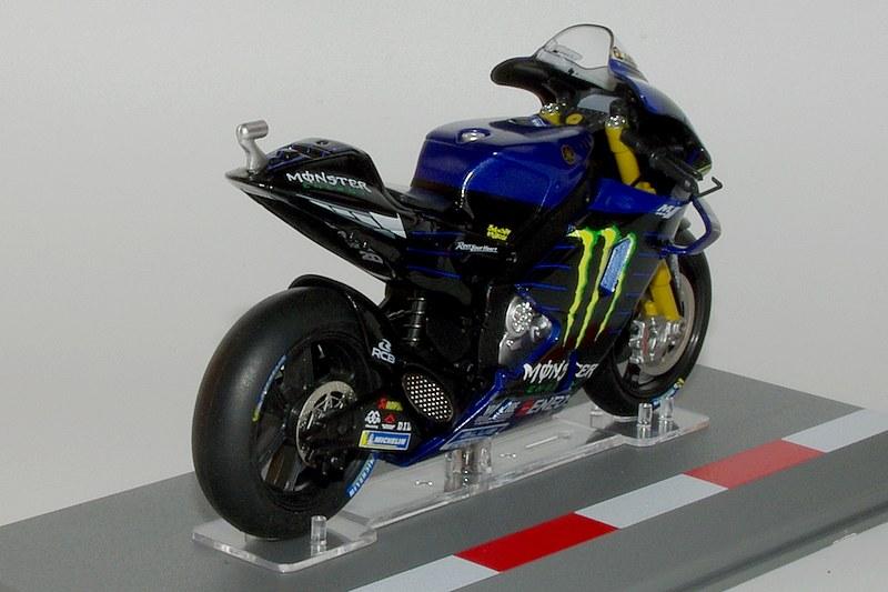 01 valentino rossi 2019 yamaha yzr m1 3