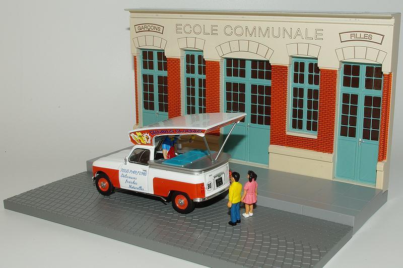 18 le glacier et la renault 4 3