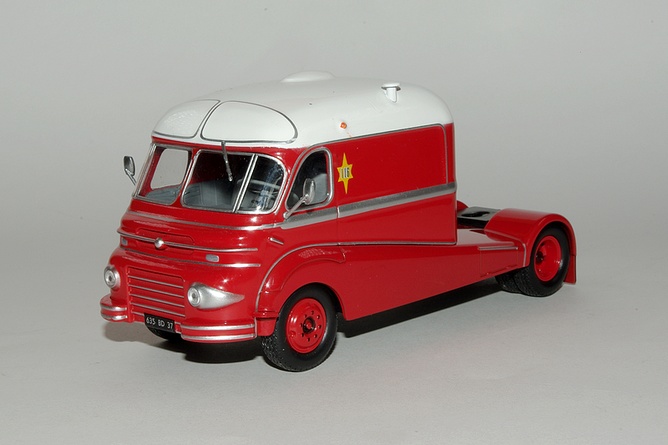 4 assomption ford f094 et caravane du directeur