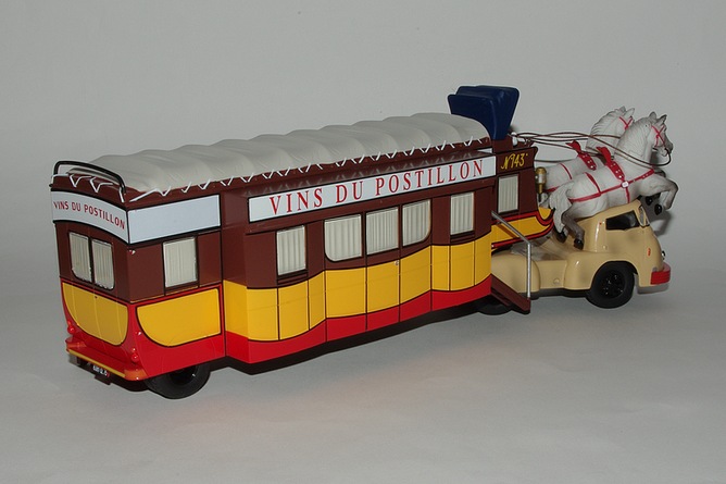 Camion BERLIET TLB 19 publicitaire ATTELAGE VINS DU POSTILLON 1/43e - Collection Camion BERLIET TLB 19 publicitaire ATTELAGE VINS DU POSTILLON 1/43e - Collection