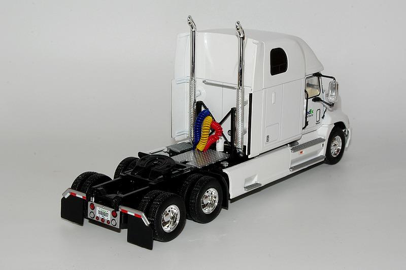 49 mack vision 2000 fedex 5