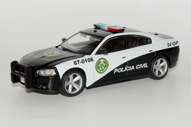 Dodge charger r t police 2011 1 2 5